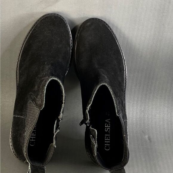 Chelsea & Violet Lottie Suede Lug Sole Platform Chelsea Booties womens size 9.5 - Picture 7 of 9